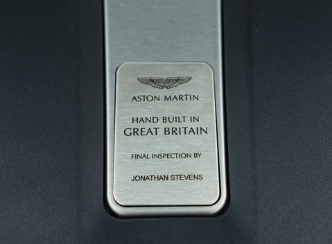 Aston Martin DBX 707 43