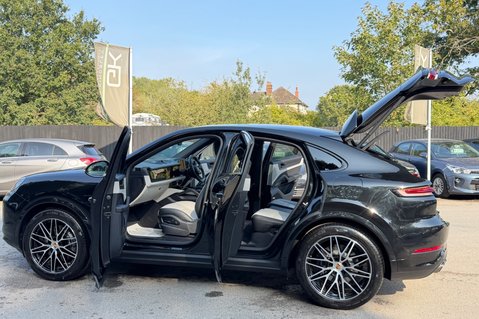 Porsche Cayenne V6 E-HYBRID BLACK EDITION -MATRIX LEDS -360 CAMS -WHITE LEATHER INTERIOR 23