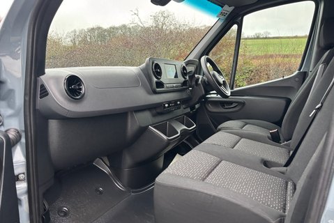 Mercedes-Benz Sprinter 315 Cdi Premium 9g-Tronic Mwb Lr Panel Van 15