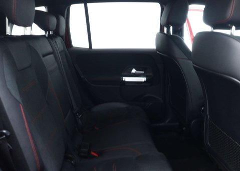 Mercedes-Benz GLB 1.3 GLB200 AMG Line SUV 5dr Petrol 7G-DCT Euro 6 (s/s) (163 ps) 50