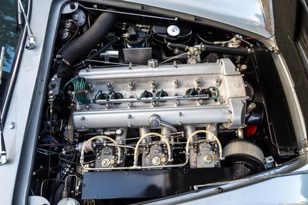 Aston Martin DB6 4.2 Vantage 32