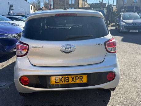 Hyundai i10 PREMIUM 6