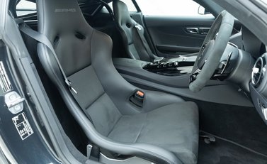 Mercedes-Benz AMG GT R PRO 11