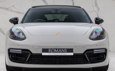 Porsche Panamera Turbo S E-Hybrid Sport Turismo 4