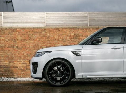 Land Rover Range Rover Sport 5.0 SVR 32