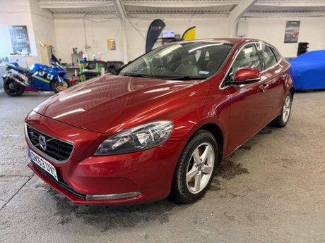 Volvo V40 1.6 T2 SE Euro 5 (s/s) 5dr 3