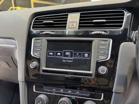 Volkswagen Golf 2.0 Golf R-Line Edition TDI BlueMotion Technology 5dr 50
