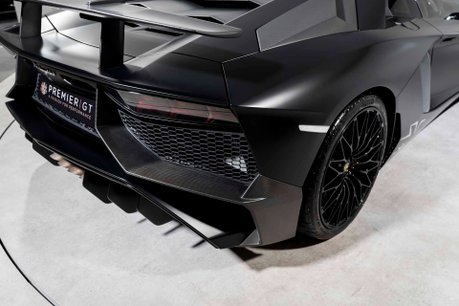 Lamborghini Aventador SV AD PERSONAM. FACTORY SATIN CARBON FIBRE EXT. COMFORT SEATS. FRONT LIFT. 49
