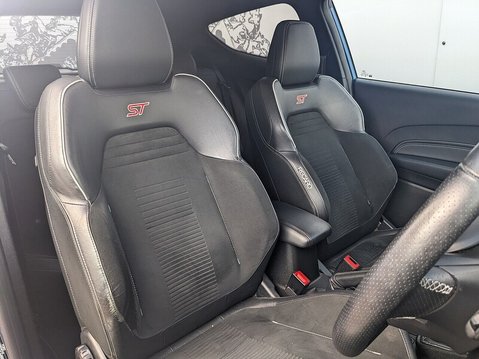 Ford Fiesta ST-3 7