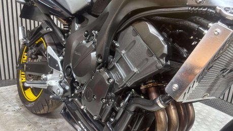Yamaha FZ ONLY 16K CUSTOM 600CC NAKED BIKE NEW MOT WARRANTY 19