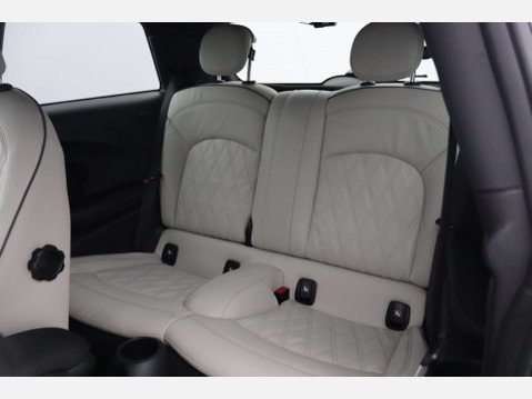 Mini Hatch 1.5 Cooper Exclusive Auto 3dr 25