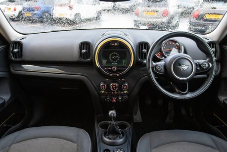 Mini Countryman COOPER CLASSIC