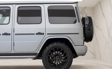 Mercedes-Benz G Series AMG Line Premium 25