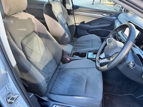 Volkswagen Golf STYLE ETSI DSG 18