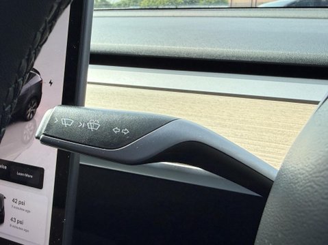 Tesla Model Y (Dual Motor) Long Range SUV 5dr Electric Auto 4WDE (384 bhp) 35