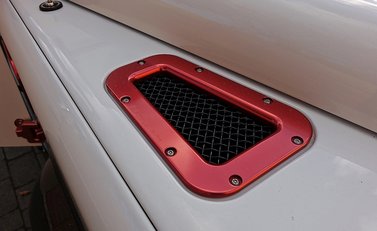 Land Rover Defender 90 Bowler Edition 7