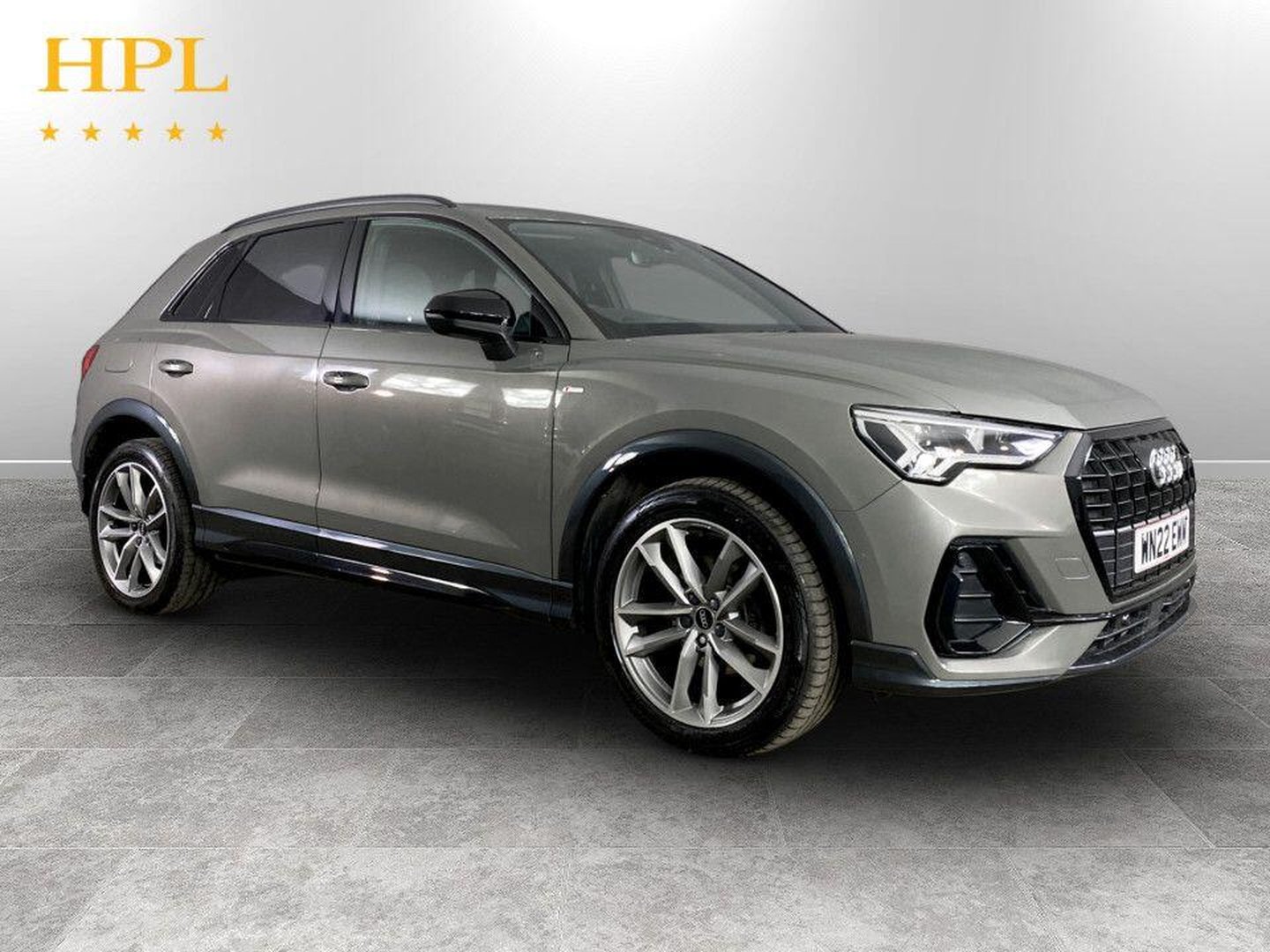 Audi Q3 listing photo