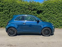 Fiat 500e 42kWh La Prima Hatchback 3dr Electric Auto (118 ps) 7