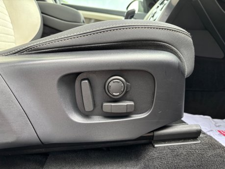 Land Rover Discovery Sport 2.0 D180 MHEV R-Dynamic HSE SUV 5dr Diesel Auto 4WD Euro 6 (s/s) (180 ps) 24