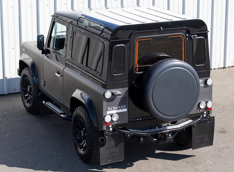 Land Rover Defender 90 Autobiography Edition 9