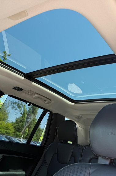 Volvo XC90 B5 INSCRIPTION PRO AWD -B&W -XENIUM PK -PAN ROOF -22S -SURROUND CAMERAS 