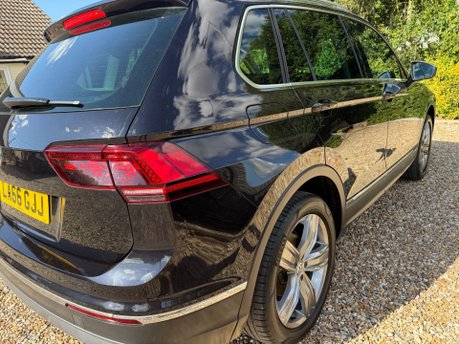 Volkswagen Tiguan 2.0 TDI BlueMotion Tech SEL DSG 4Motion Euro 6 (s/s) 5dr 12