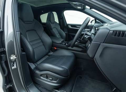 Porsche Cayenne E-HYBRID coupe 14