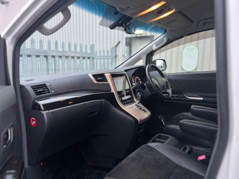 Toyota Vellfire GOLDEN EYES II V6 28