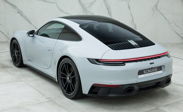 Porsche 911 Carrera GTS (992) 9