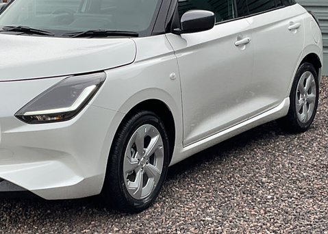 Suzuki Swift 1.2 Mild Hybrid Motion  9