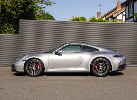 Porsche 911 Carrera GTS (992.2) 3
