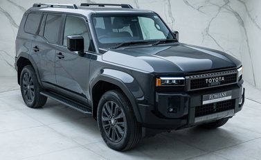 Toyota Land Cruiser Invincible 11