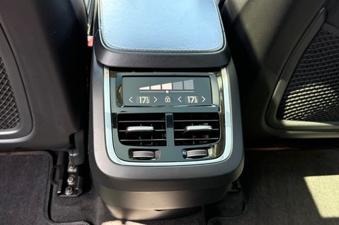 Volvo XC90 B5 INSCRIPTION PRO AWD -B&W -XENIUM PK -PAN ROOF -22S -SURROUND CAMERAS 33