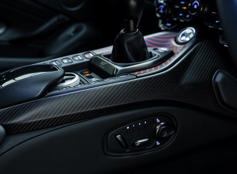 Aston Martin Vantage 007 Edition 27