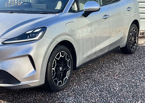 MG MG4 URBAN EV 53.9kWh PREMIUM 5