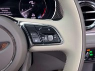 Bentley Bentayga 4.0 V8 SUV 5dr Petrol Auto 4WD Euro 6 (s/s) (550 ps) 33