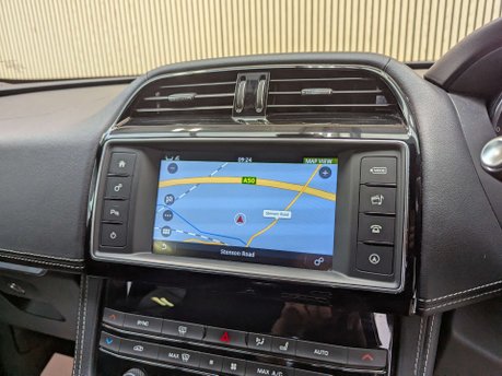 Jaguar F-Pace 2.0 F-Pace R-Sport AWD D 4WD 5dr 76
