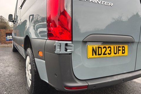 Mercedes-Benz Sprinter 315 Cdi Premium 9g-Tronic Mwb Lr Panel Van 23