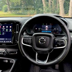 Volvo XC40 B4 PLUS 2