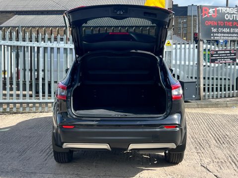 Nissan Qashqai 1.5 dCi N-Connecta Euro 6 (s/s) 5dr 22