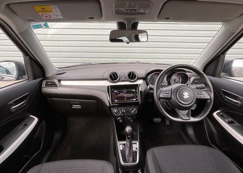 Suzuki Swift SZ-T DUALJET MHEV 11