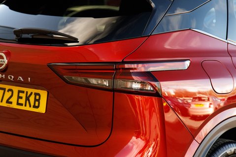 Nissan Qashqai DIG-T N-CONNECTA MHEV 9