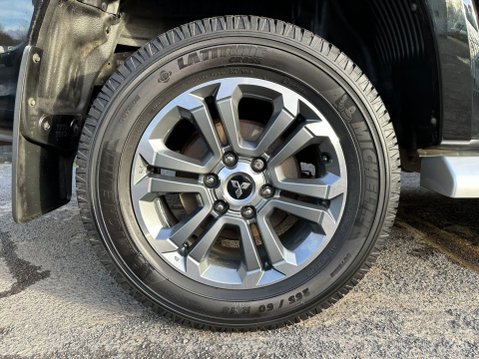 Mitsubishi L200 DI-D WARRIOR DCB 5