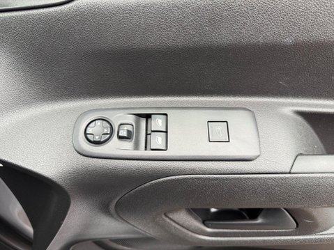 Peugeot Partner BLUEHDI PROFESSIONAL PREMIUM L1 18