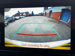 Toyota C-HR 1.8 C-HR-Dynamic HEV CVT 5dr 38