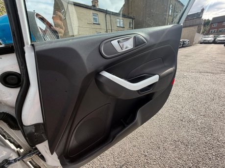 Ford Fiesta ZETEC WHITE EDITION SPRING 22