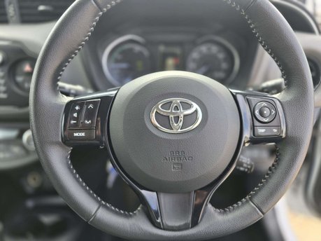 Toyota Yaris 1.5 VVT-h Icon Tech Hatchback 5dr Petrol Hybrid E-CVT Euro 6 (s/s) (100 ps) 34