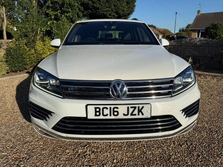 Volkswagen Touareg 3.0 TDI V6 BlueMotion Tech R-Line Tiptronic 4WD Euro 6 (s/s) 5dr 8
