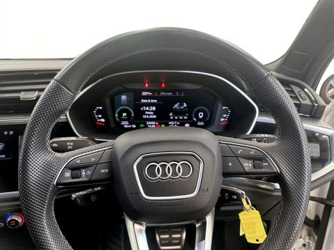 Audi Q3 1.4 TFSIe 45 S line SUV 5dr Petrol Plug-in Hybrid S Tronic Euro 6 (s/s) 13k 13