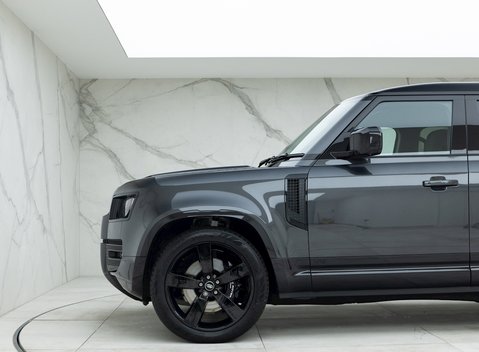 Land Rover Defender 110 V8 25